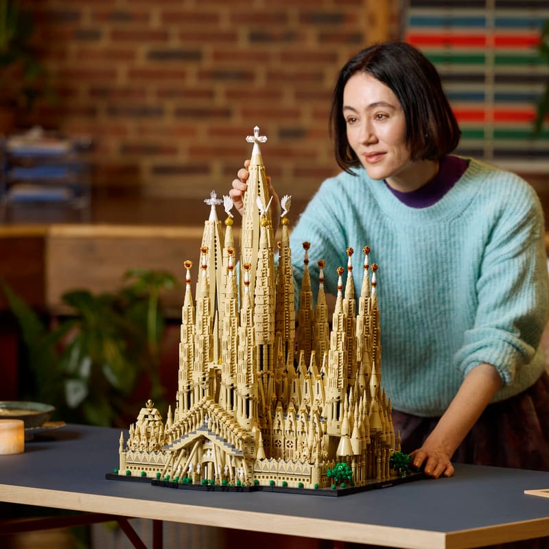 LEGO Sagrada Família เมื่อสถาปัตยกรรมระดับโลกถูกย่อเหลือ 12,000 ชิ้น Image1