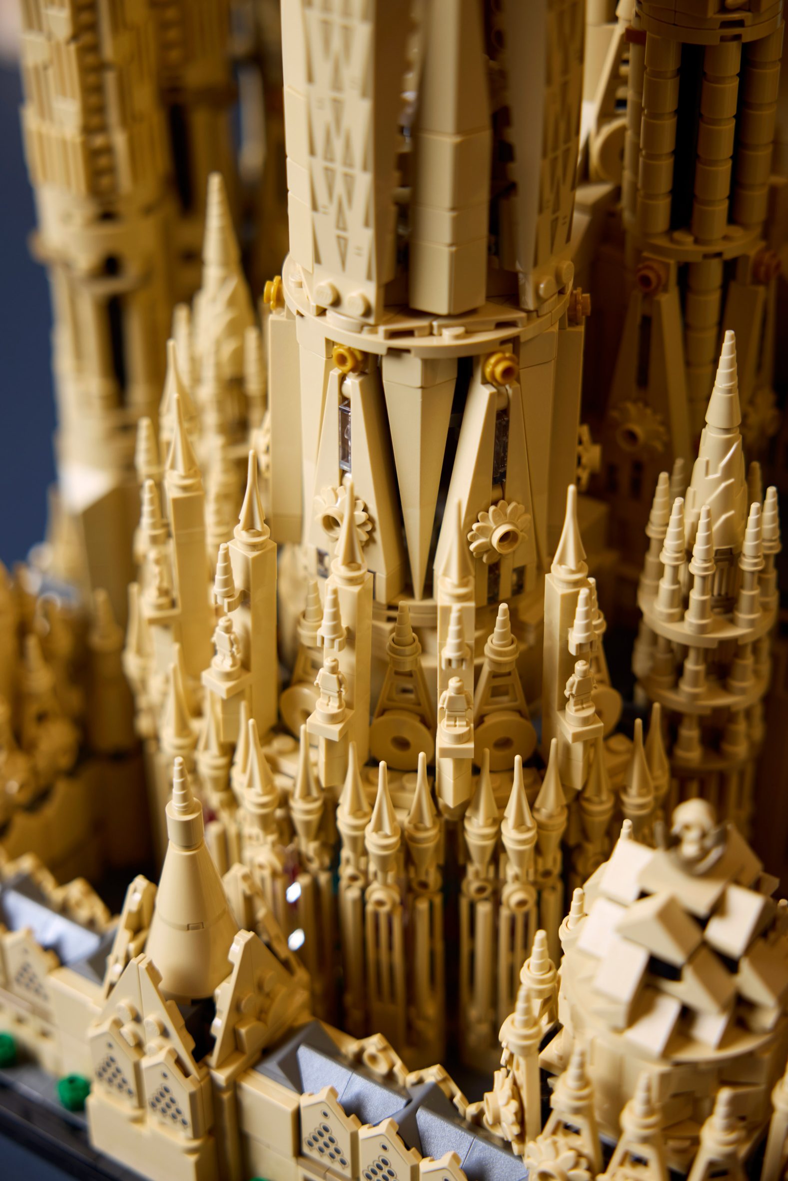 LEGO Sagrada Família เมื่อสถาปัตยกรรมระดับโลกถูกย่อเหลือ 12,000 ชิ้น Image2