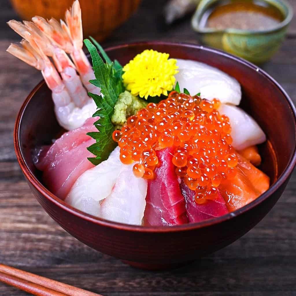 ข้าวหน้าปลาดิบ (ไคเซ็นด้ง) สำหรับคนรักอาหารทะเล Image1