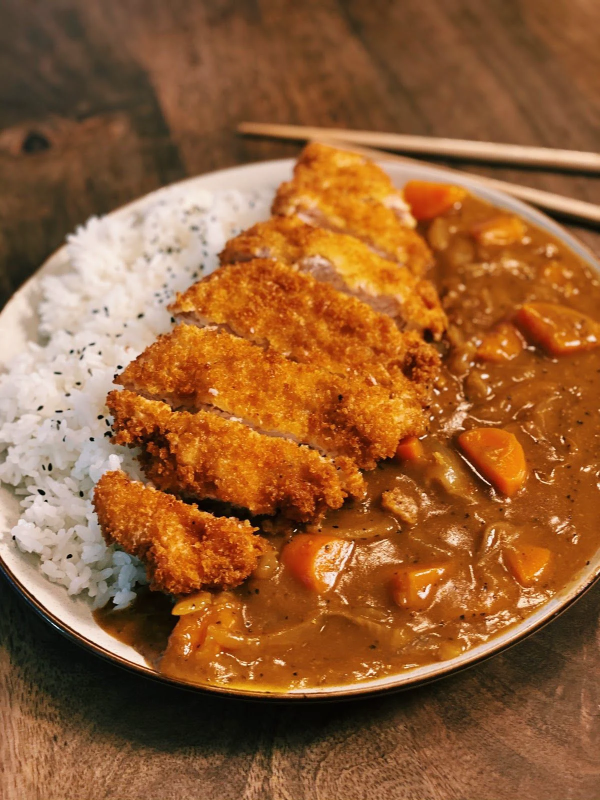 ทำไมบางคนชอบกินแกงกะหรี่? เมนูธรรมดาที่ทำให้หลายคนตกหลุมรักแบบไม่รู้ตัว Image3