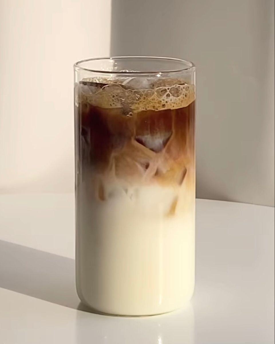 ลาเต้ กาแฟแก้วโปรดของคนที่อยากเริ่มต้นวันแบบนุ่ม Image1