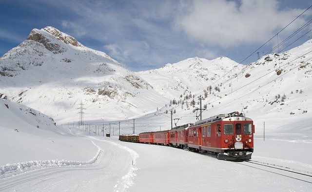 รถไฟ Glacier Express เส้นทางชมวิวที่สวยที่สุดสายหนึ่งของโลก Image1