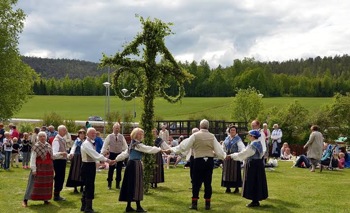 เทศกาลมิดซัมเมอร์ (Midsummer) ประเพณีเฉลิมฉลองฤดูร้อนที่สำคัญของชาวสวีเดน Image1