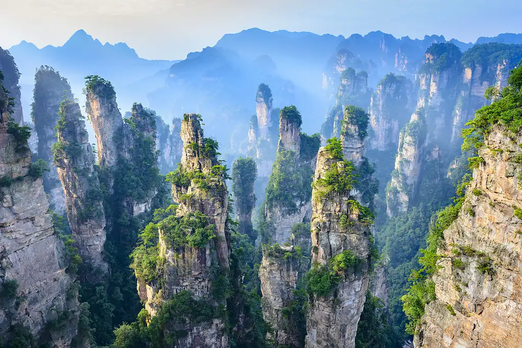 พื้นที่ชมวิวหยวนเจียเจี้ย (Yuanjiajie Scenic Area) จุดชมวิวที่เชื่อว่าเป็นแรงบันดาลใจให้ภูเขาลอยฟ้าในภาพยนตร์ Avatar Image1