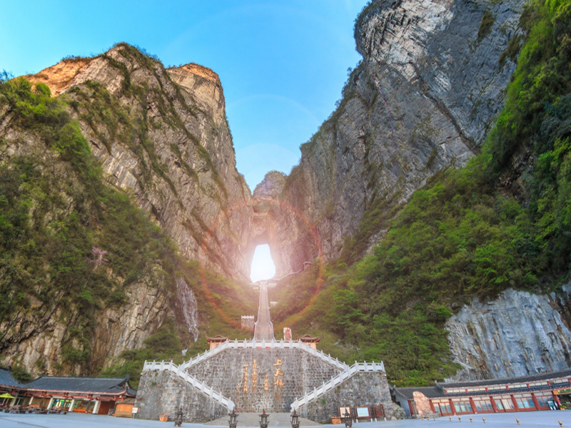 อุทยานแห่งชาติจางเจียเจี้ย (Zhangjiajie National Forest Park) ขุนเขาหินเสียดฟ้าชื่อดังระดับโลก Image1