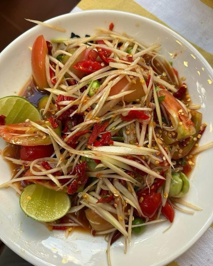 ส้มตำ... เมนูธรรมดาที่กินกี่ครั้งก็ไม่เบื่อ Image2