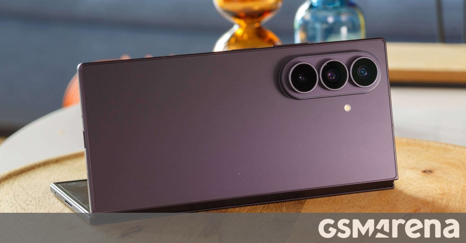 รีวิว Galaxy Z Fold8 Ultra: พับได้ที่เน้นงานจริง มากกว่าการโชว์ของ