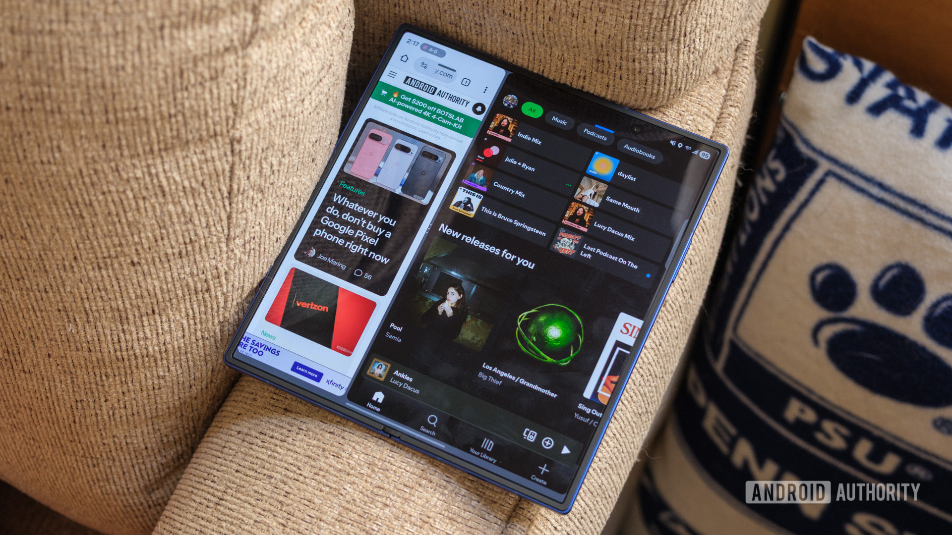5 ทางเลือกมือถือพับจอ ที่คุ้มกว่ารุ่นแพงของ Samsung