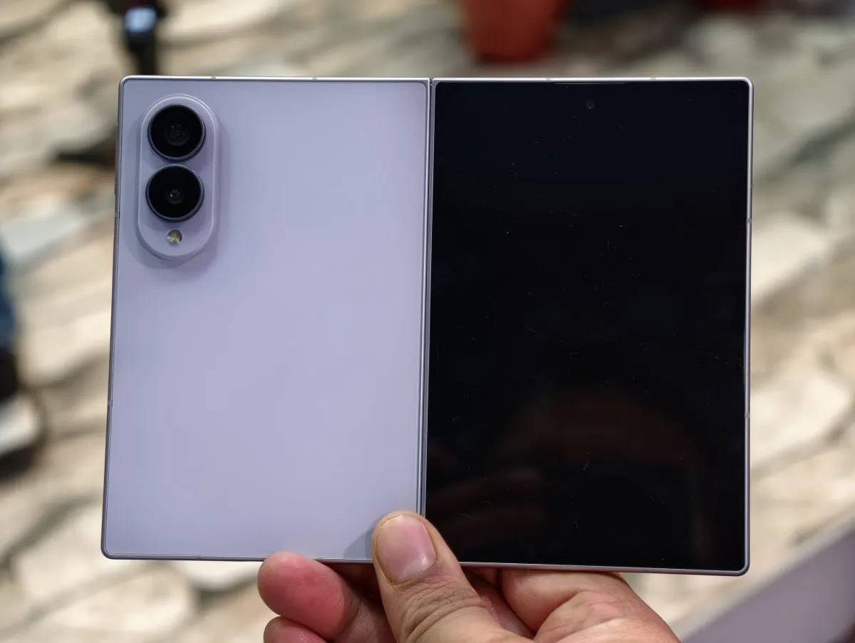 ใช้ Galaxy Z Fold 8 ทรง passport ให้คุ้มในชีวิตประจำวัน