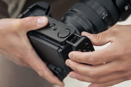 L-bracket โมดูลาร์และสายสะพาย quick-release เปลี่ยนเกมการพกกล้องมือโปร