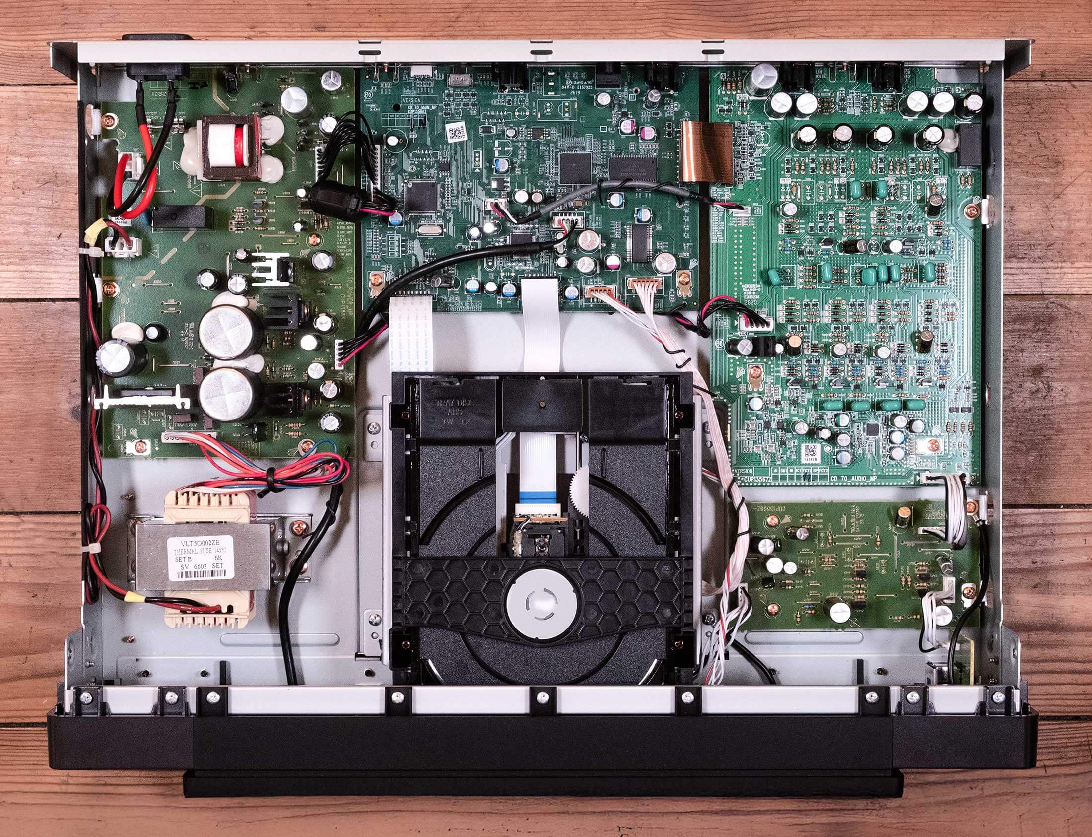 Marantz MODEL 70 และ CD 70: คู่หู Hi‑Fi คลาสสิกที่ไม่ใช่แค่สำหรับคนรักแผ่น