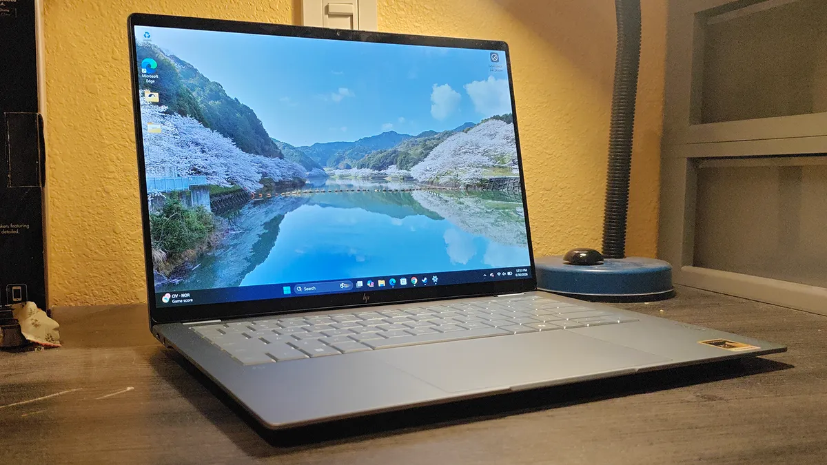 HP OmniBook Ultra 14 OLED แล็ปท็อปบางเบาสำหรับมืออาชีพสายดีไซน์