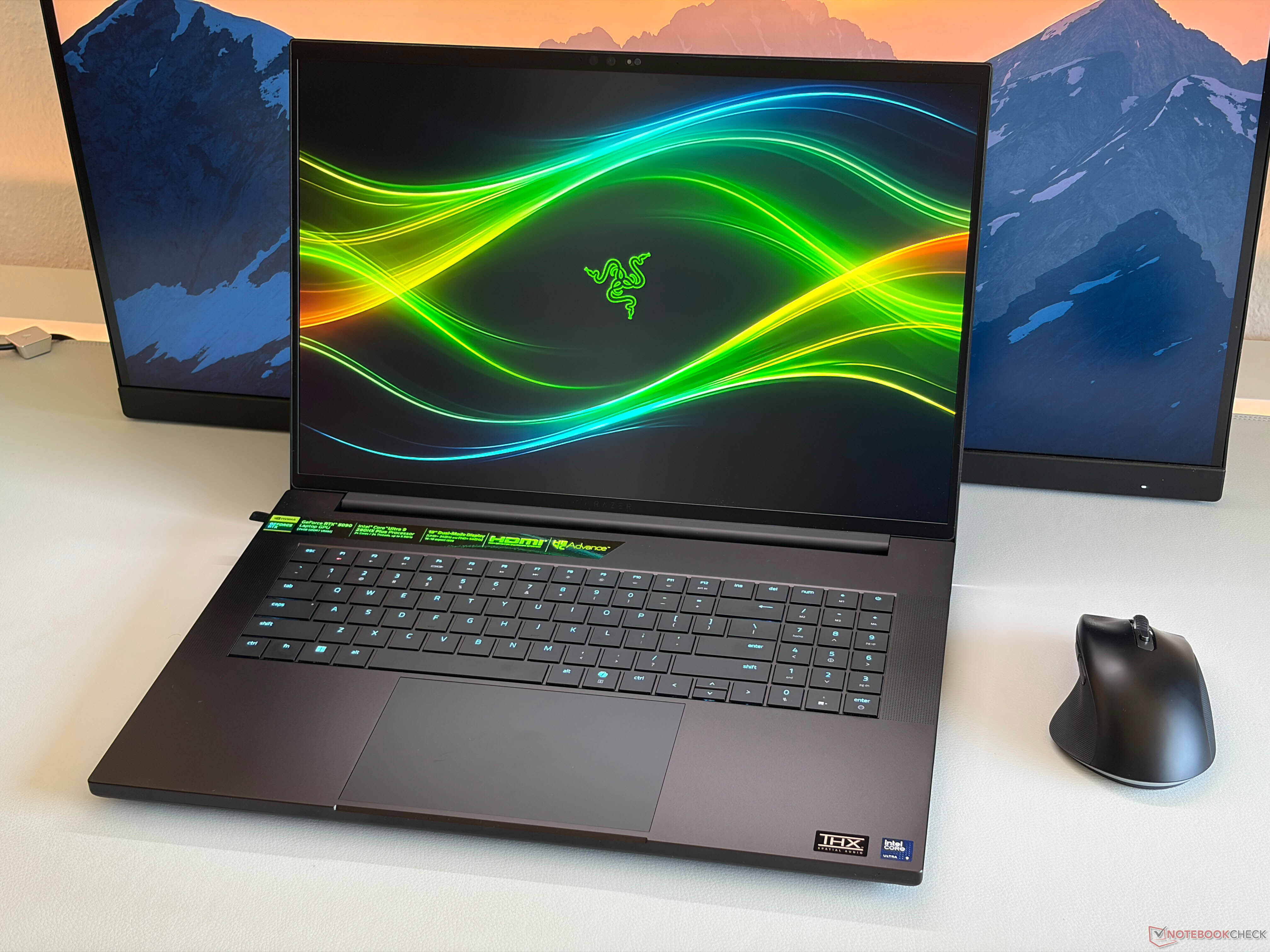 Razer Blade 18 รุ่นใหม่แรงขึ้นแต่ราคาแรงกว่า คุ้มไหมสำหรับสายเกม