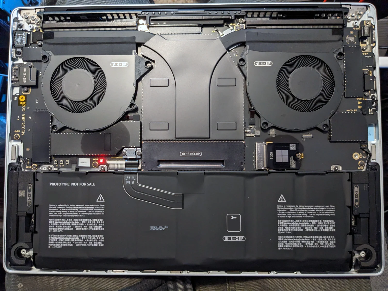 Surface Laptop Ultra อัด RAM 128GB และจอ Mini LED ชนตรง MacBook Pro
