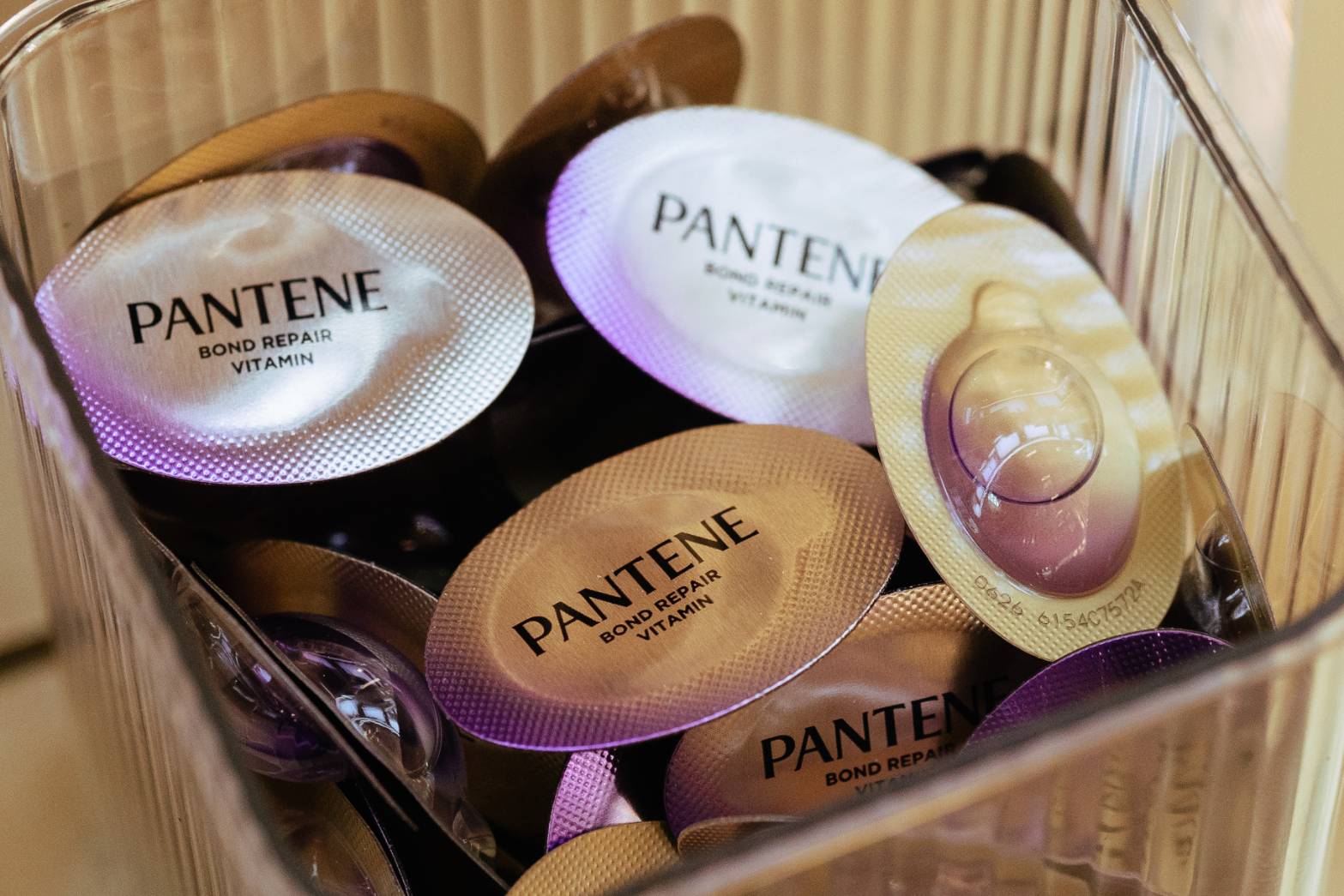 รีวิว Pantene Miracles Vitamin Ampoules แอมพูลช็อตผมเข้มข้นแบบใช้ครั้งเดียว