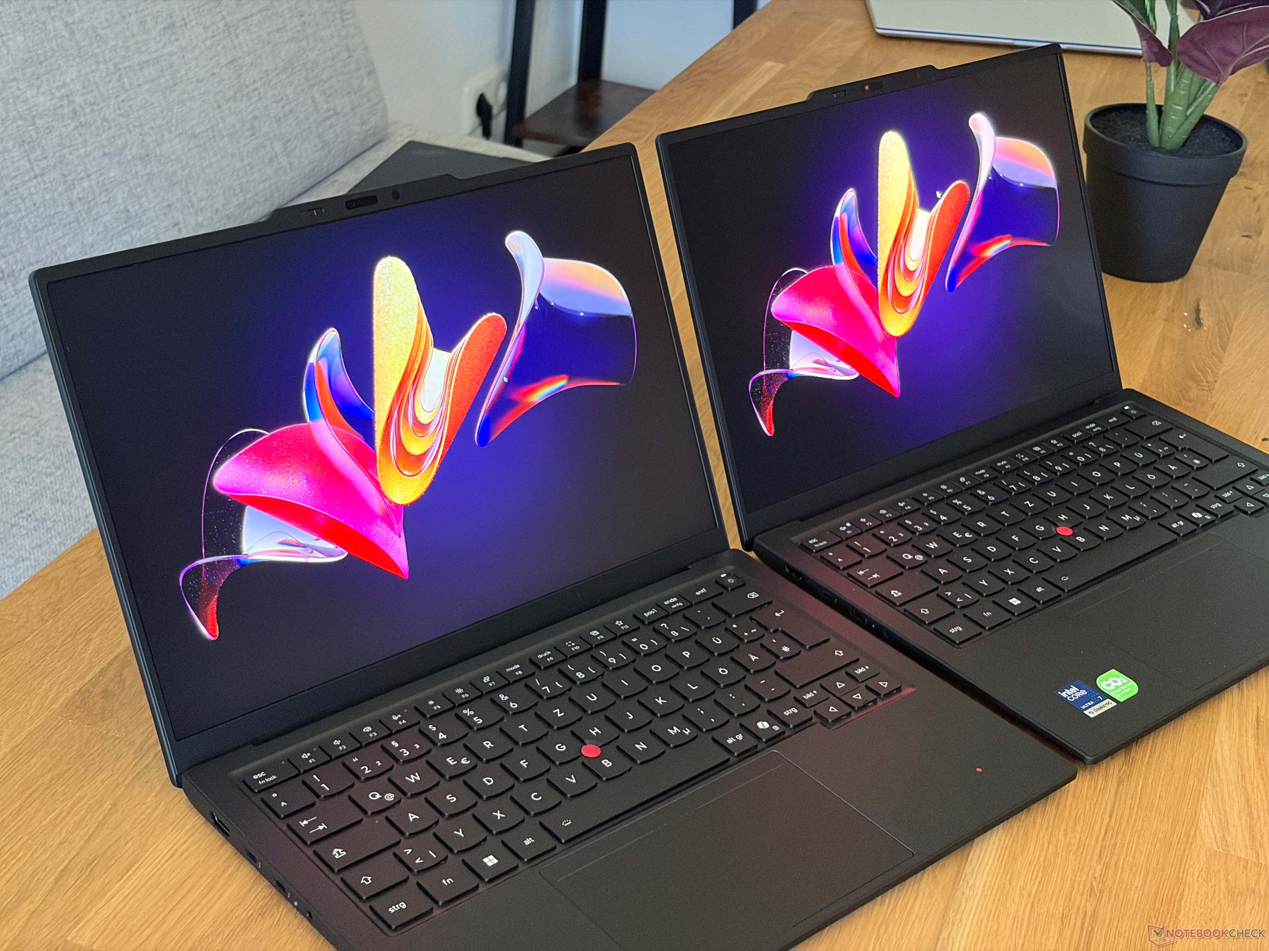 ThinkPad X1 Carbon Gen 14 เลือกจอ OLED หรือ IPS ให้ตรงสไตล์งาน