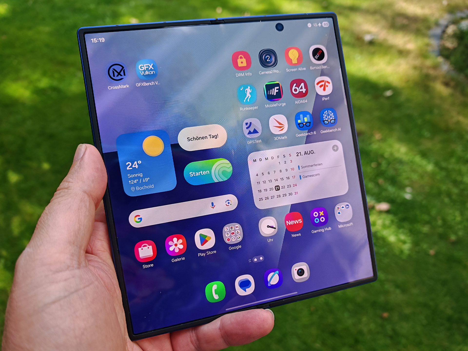 Flex Titanium กับ Galaxy Z Fold8 Ultra: จุดเปลี่ยนของหน้าจอพับได้ Samsung