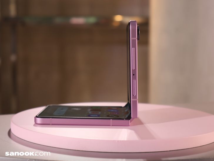 Galaxy Z Flip 8 เบาลง ชาร์จเร็วขึ้น เปลี่ยนแปลงแค่ไหนจากรุ่นก่อน