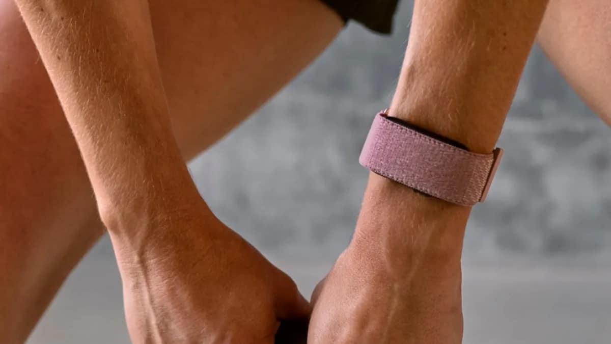ฟิตเนสแทรกเกอร์สมาชิก vs จ่ายครั้งเดียว: WHOOP เทียบ Garmin CIRQA