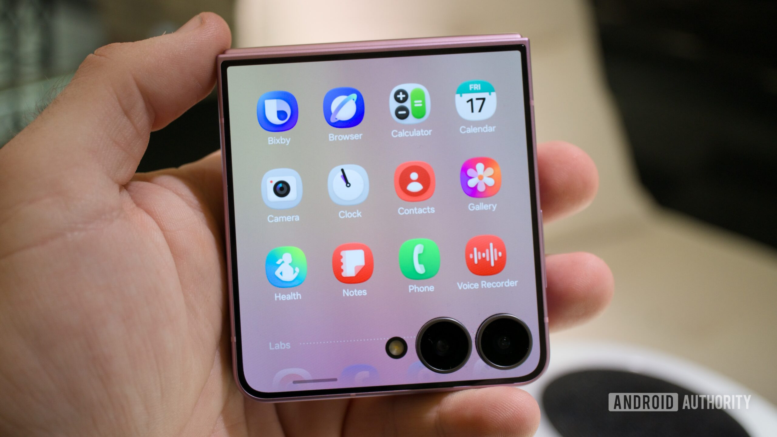 ปรับแต่งหน้าจอพับได้ Galaxy Z Fold 8 ด้วย Per-App Zoom และ Cover Screen