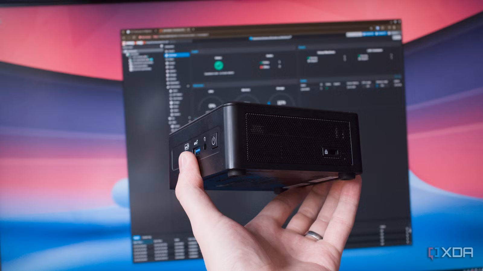 เปลี่ยน mini PC ให้เป็น compact home server แบบประหยัดไฟด้วย 6 แอป self-hosted