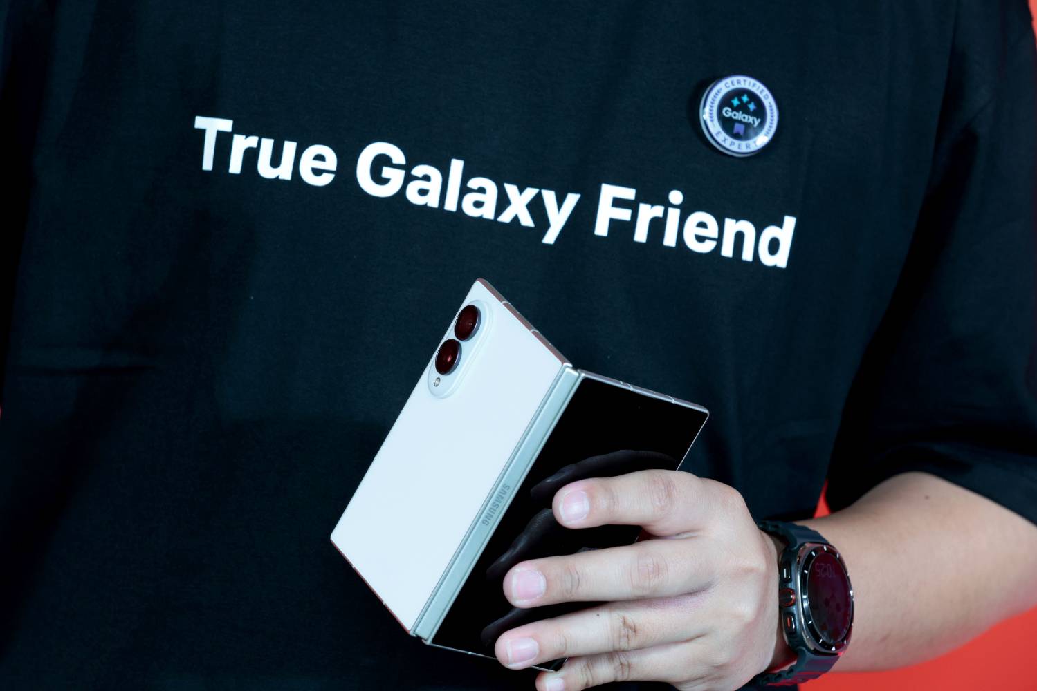 โปรโมชั่นมือถือพับ True ดีแทค Galaxy Z Fold8 vs OPPO Find N6