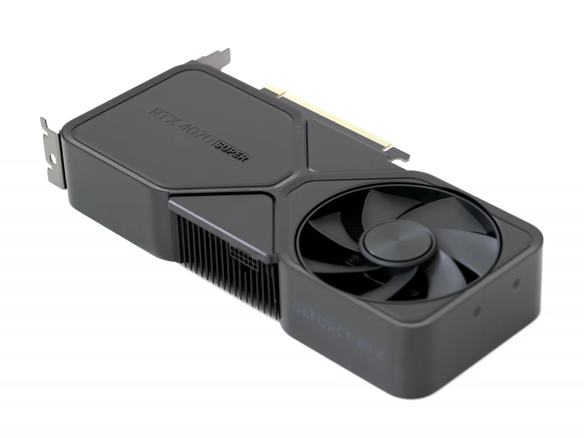 เจาะลึก GeForce 610.88 WHQL อัปเดต Game Ready ที่คอเกมพีซีต้องลง