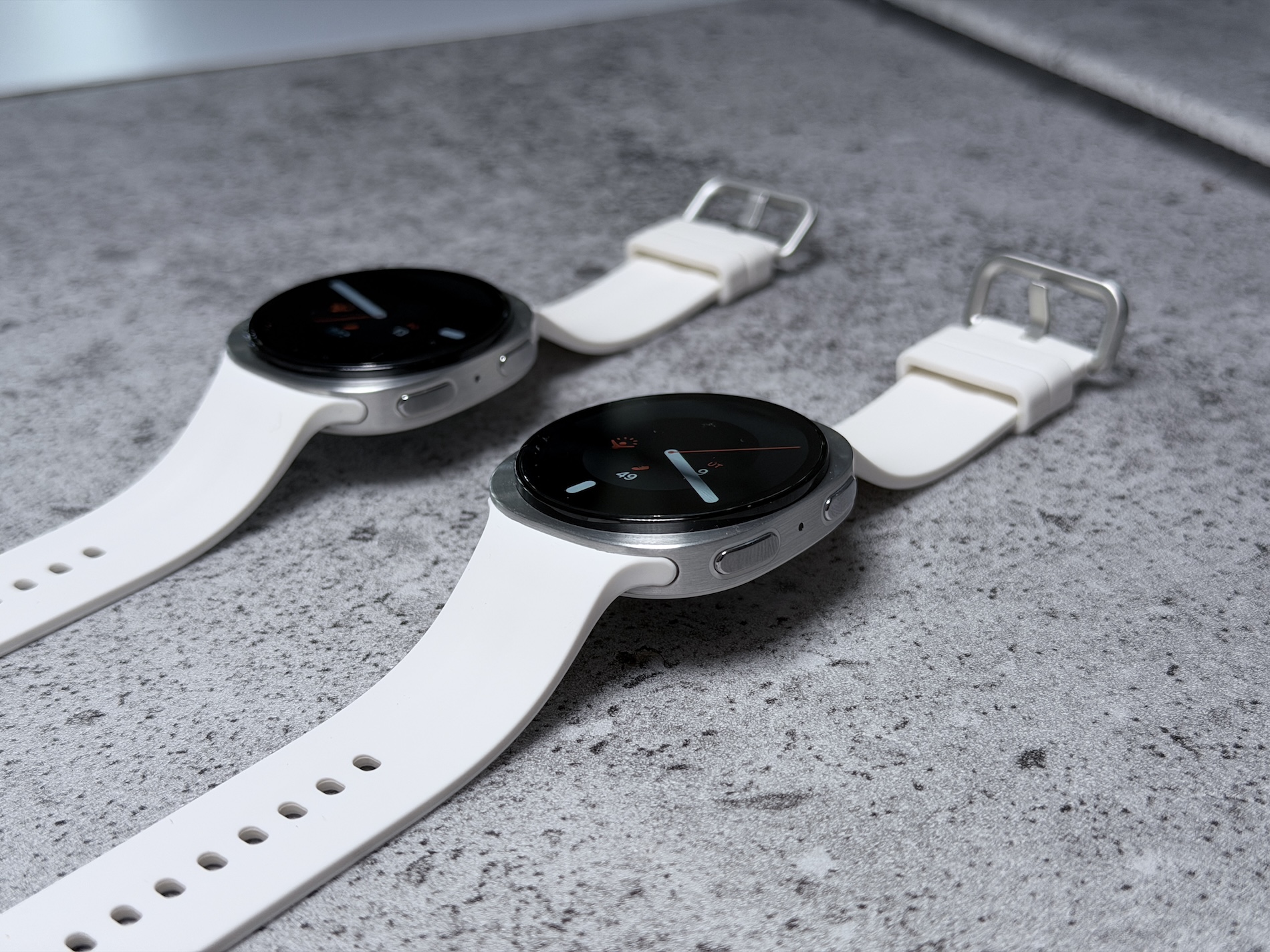 Galaxy Watch 9 vs Apple Watch Series 9 ใครแม่นกว่าด้านหัวใจและรอบเดือน?