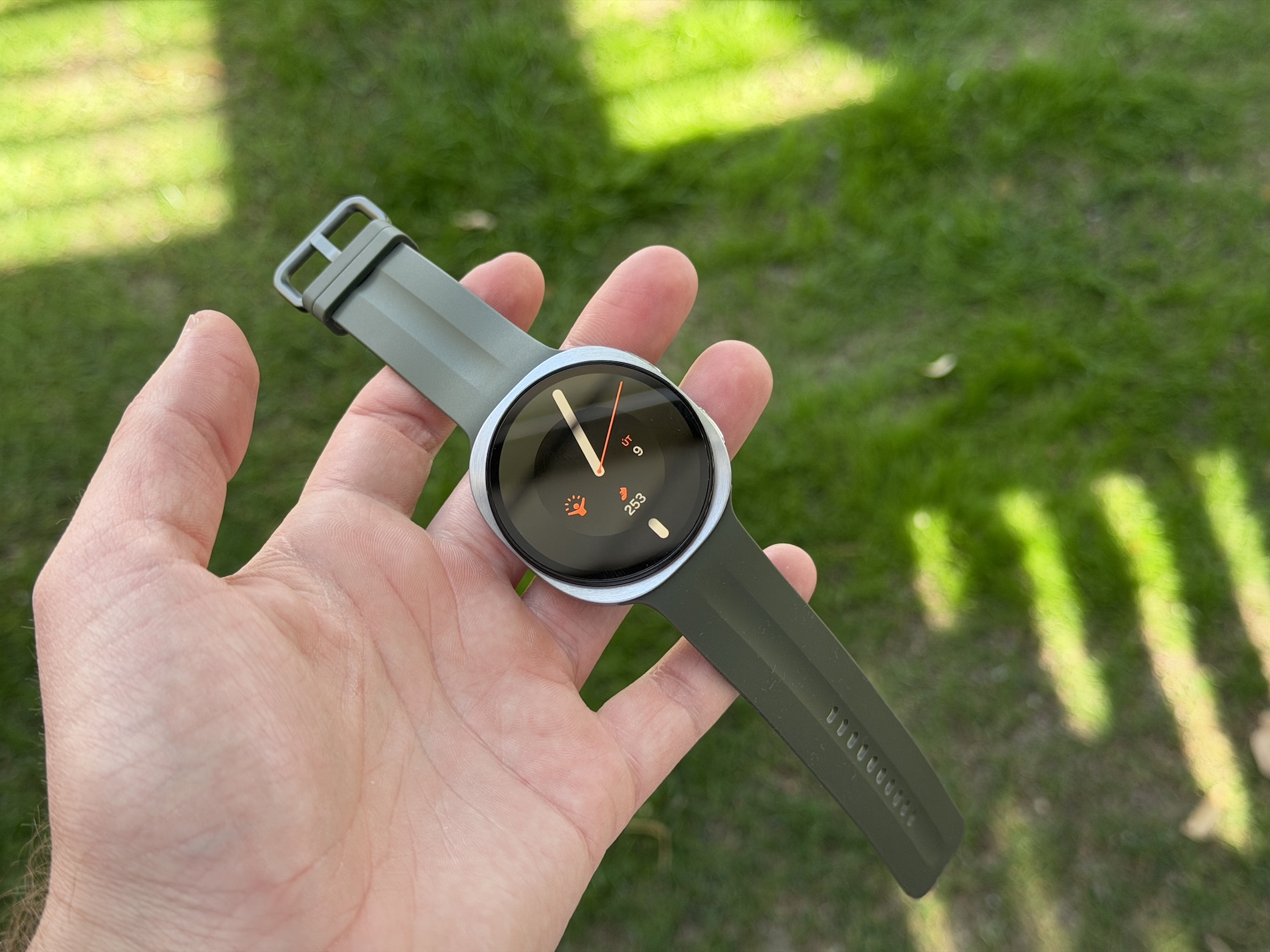 Galaxy Watch 9 vs Apple Watch Series 9 ใครแม่นกว่าด้านหัวใจและรอบเดือน?