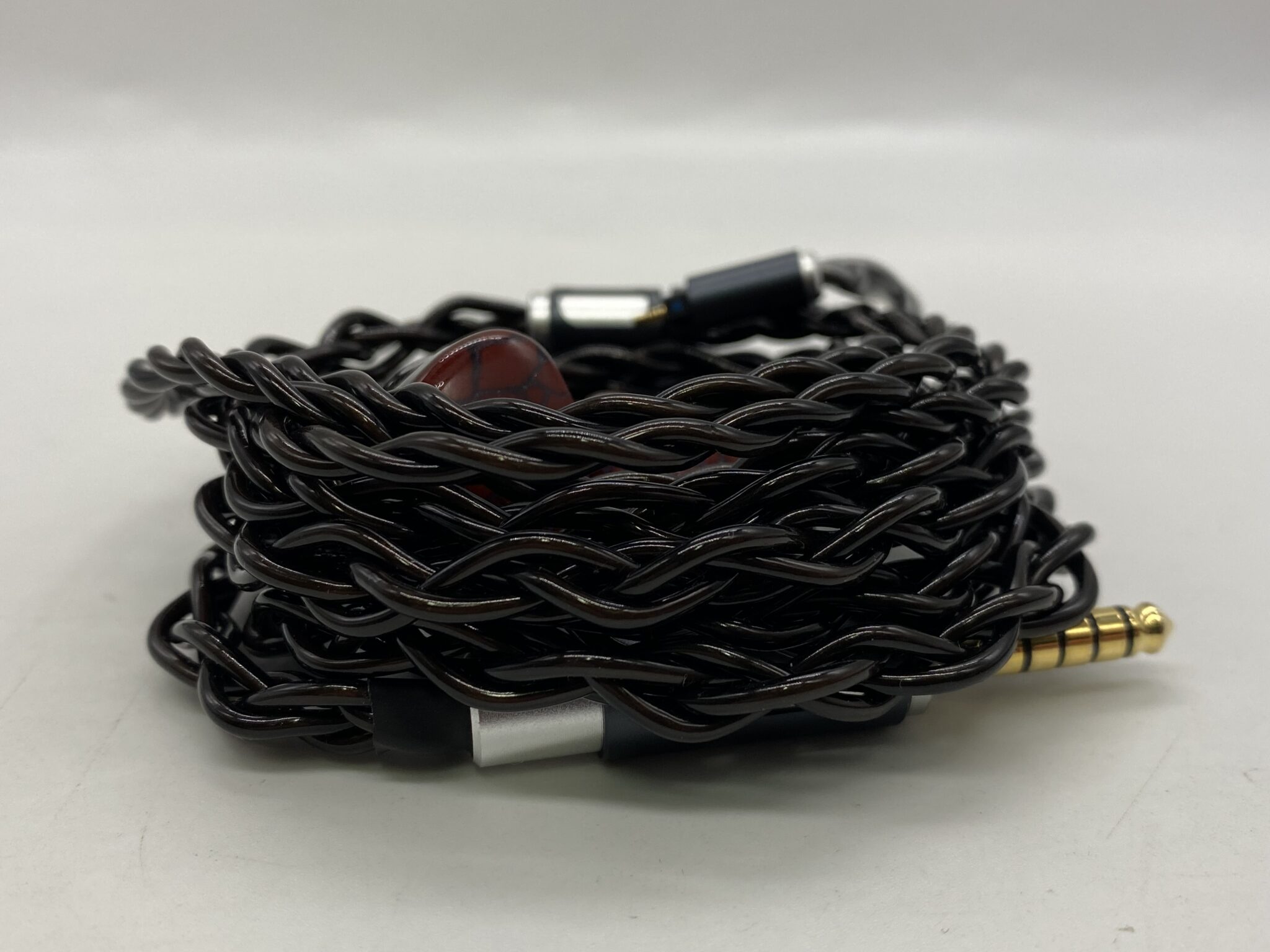 เปรียบเทียบหูฟังอินเอียร์ไฮบริดพรีเมียม Sivga Lyrebird กับ Punch Audio Martilo