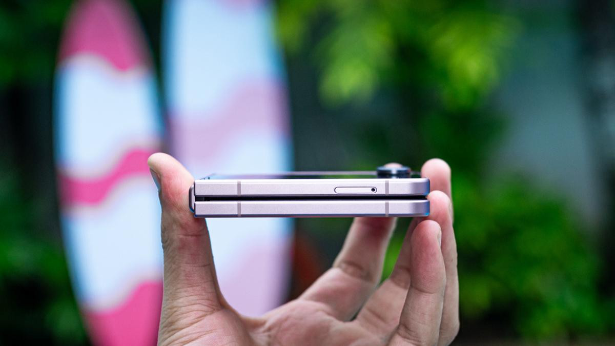Galaxy Z Flip 8 vs Z Flip 7: อัปเกรดดีหรือเก็บเงินไว้