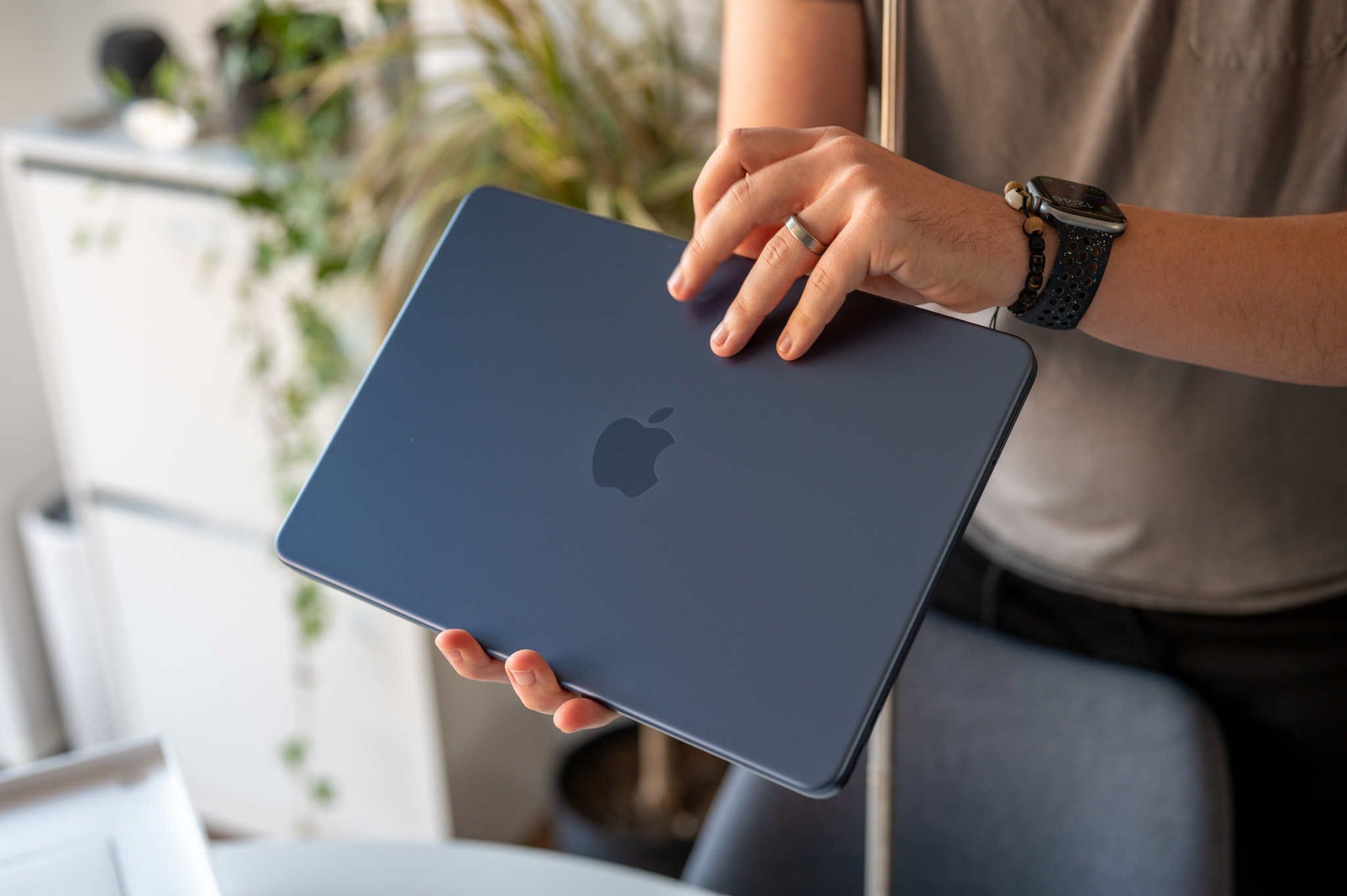 MacBook Ultra ดีไซน์ใหม่พลิกเกมแล็ปท็อประดับ Pro