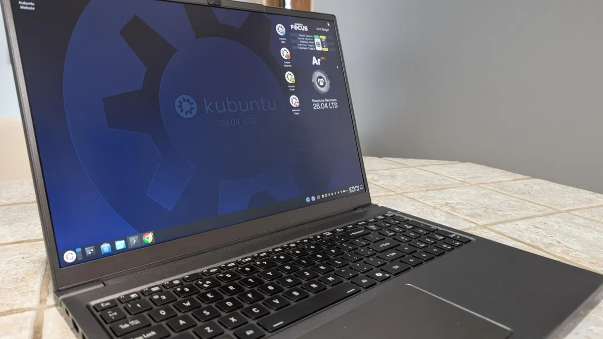 Premium Linux Laptops เปรียบเทียบตรง: Framework vs Ar Gen 1