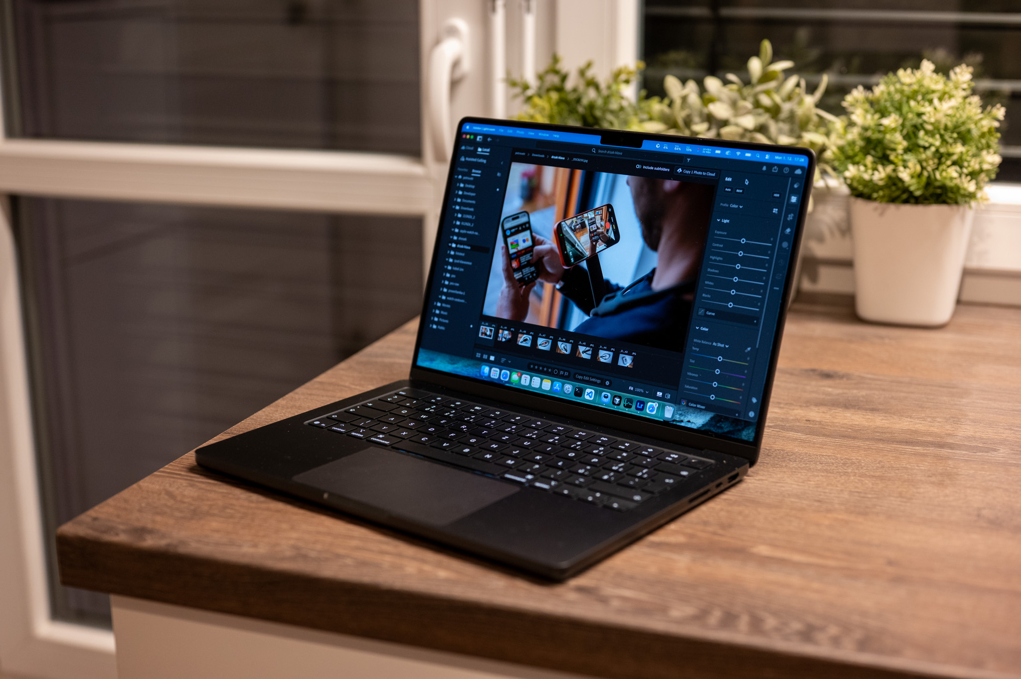 MacBook Ultra OLED กับดีไซน์ใหม่ที่อาจเปลี่ยนทั้งตระกูล MacBook