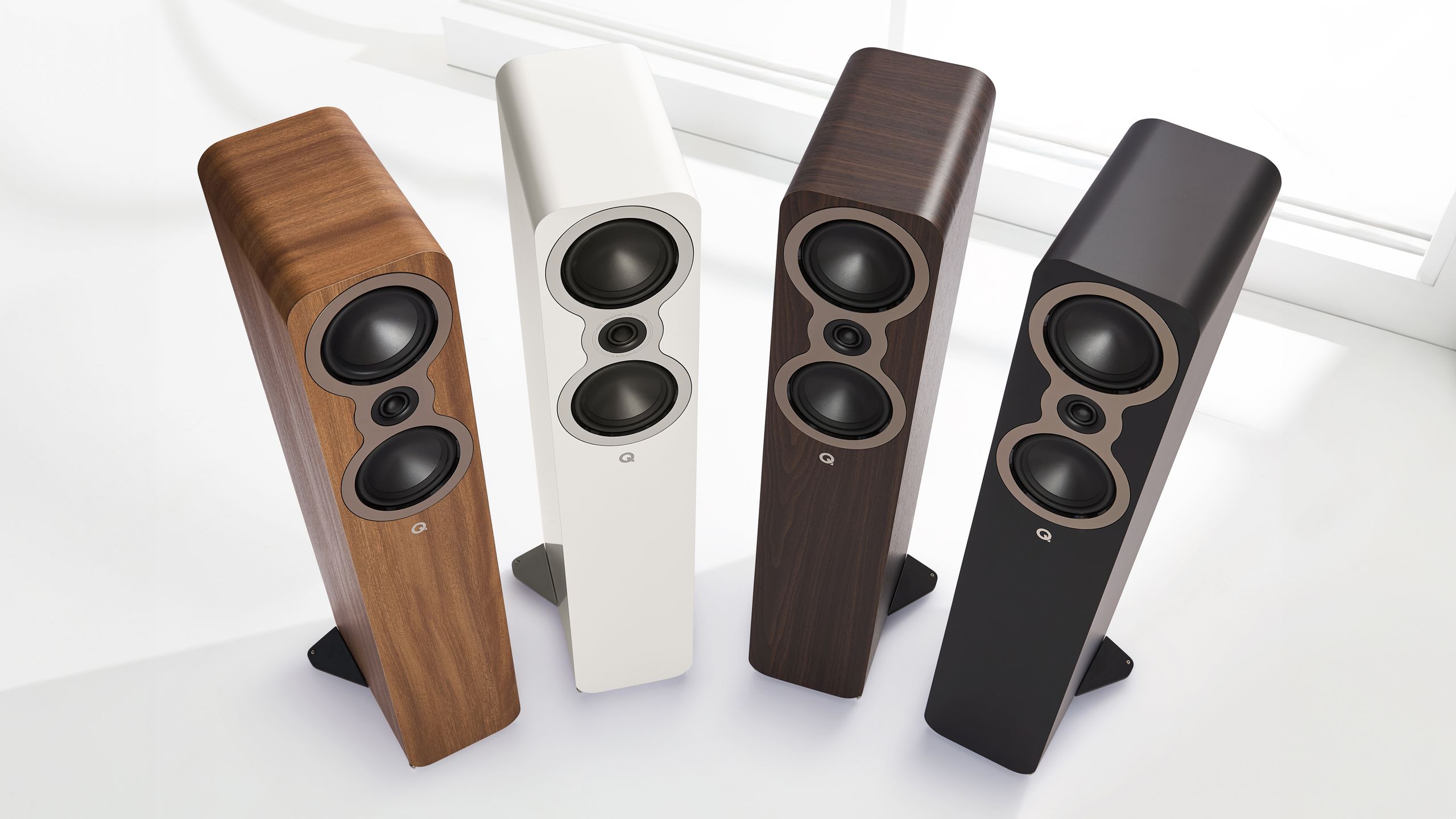 Q Acoustics 3040c ลำโพงแบบตั้งพื้นขนาดกะทัดรัดสำหรับห้องเล็ก