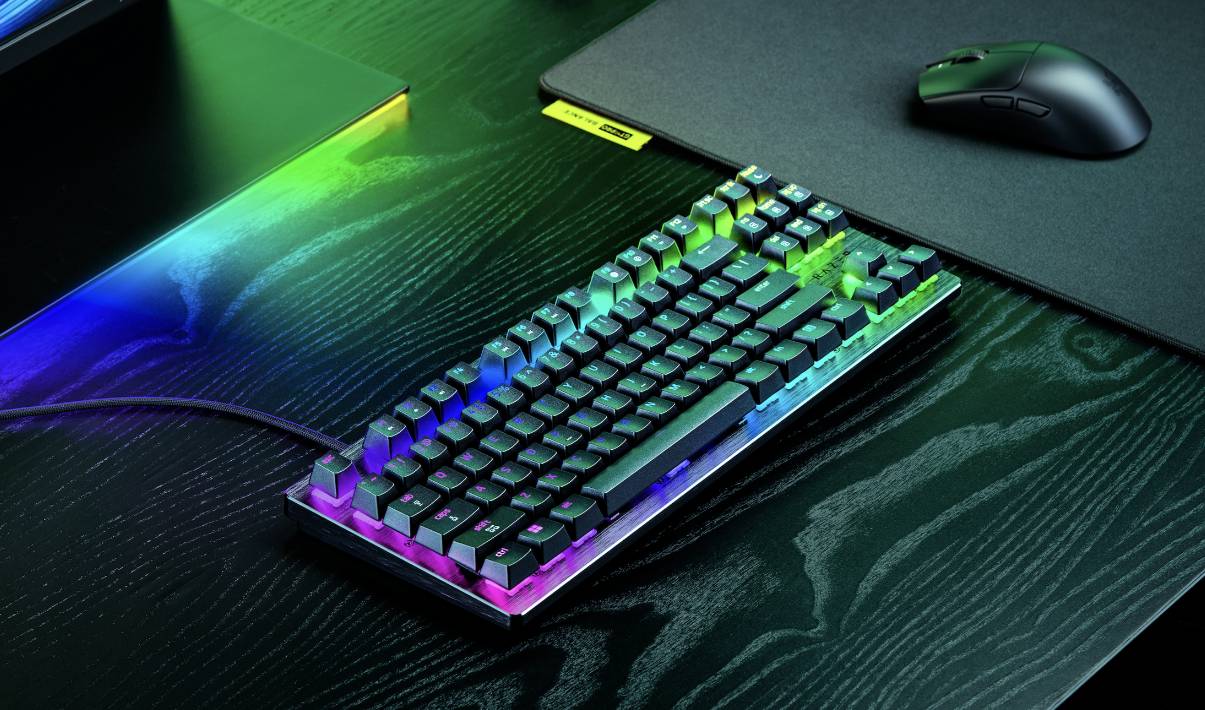 แม่เหล็ก 8KHz ที่เปลี่ยนเกมแข่งขัน: Razer Huntsman V3 HE ตั้งมาตรฐานใหม่คีย์บอร์ดเอสปอร์ตส์