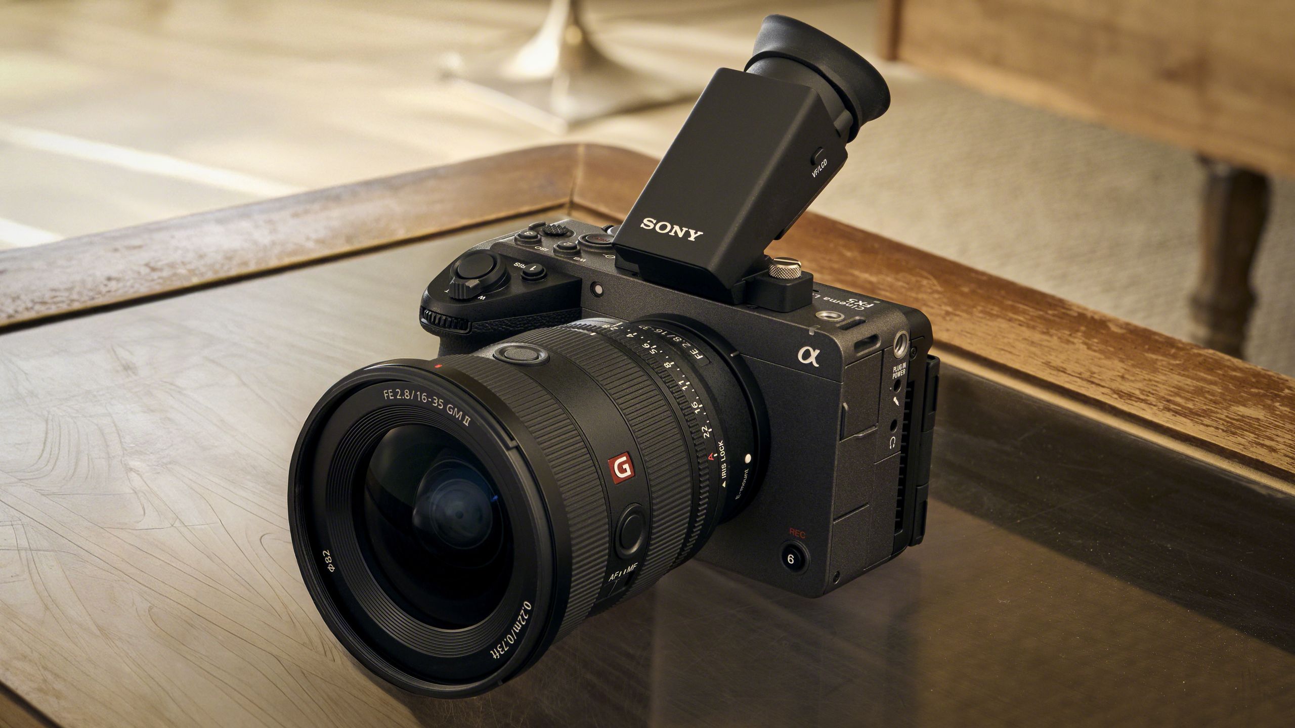 Sony FX5 สร้างคลื่นดีมานด์ถล่มสต็อก ภายใน 24 ชั่วโมง