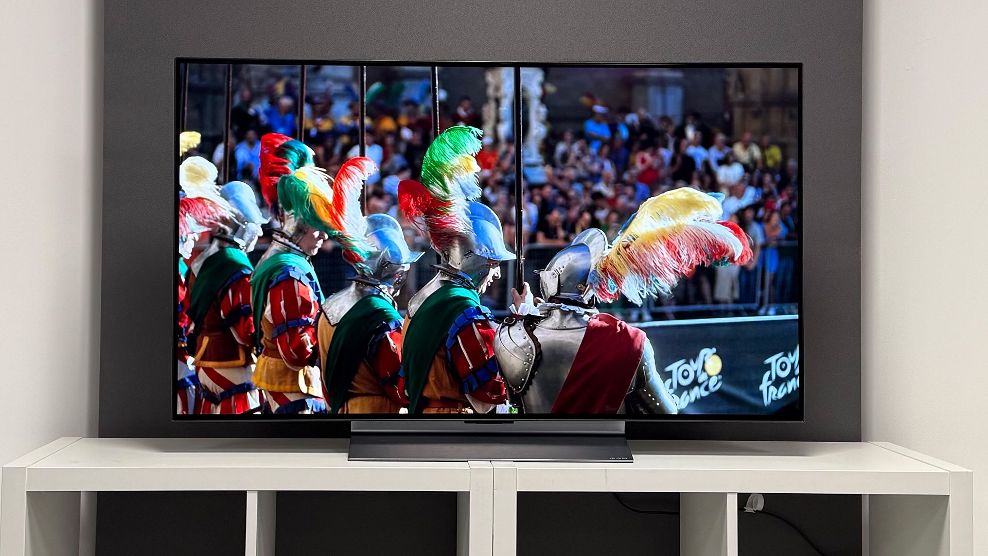 ช่วงเวลาทองในการซื้อทีวี OLED และ MiniLED จากราคาย้อนหลัง