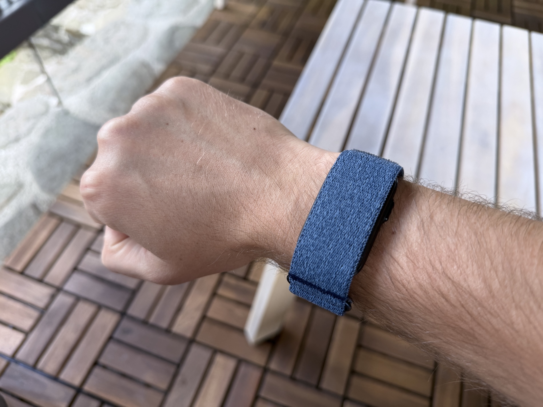 Garmin CIRQA vs WHOOP: ศึกสายรัดฟิตเนสไร้หน้าจอของคนเล่นกีฬา