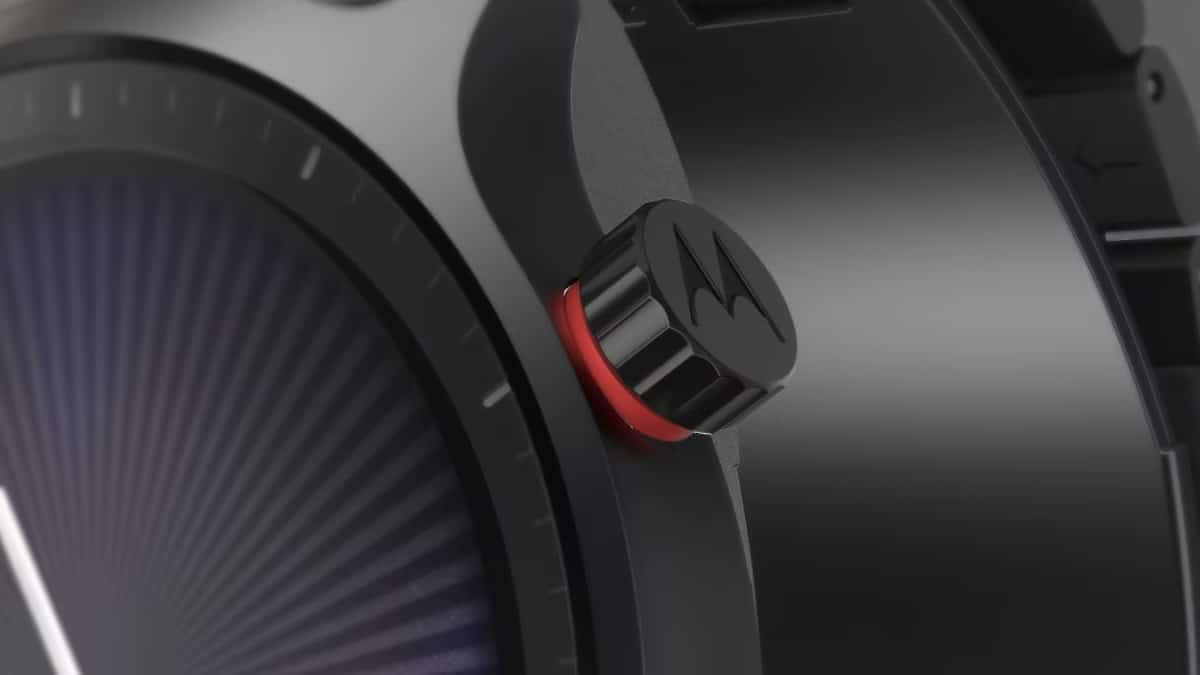 Motorola Watch Ultra นาฬิกา LTE สแตนเลสที่จ้องชนเรือธง
