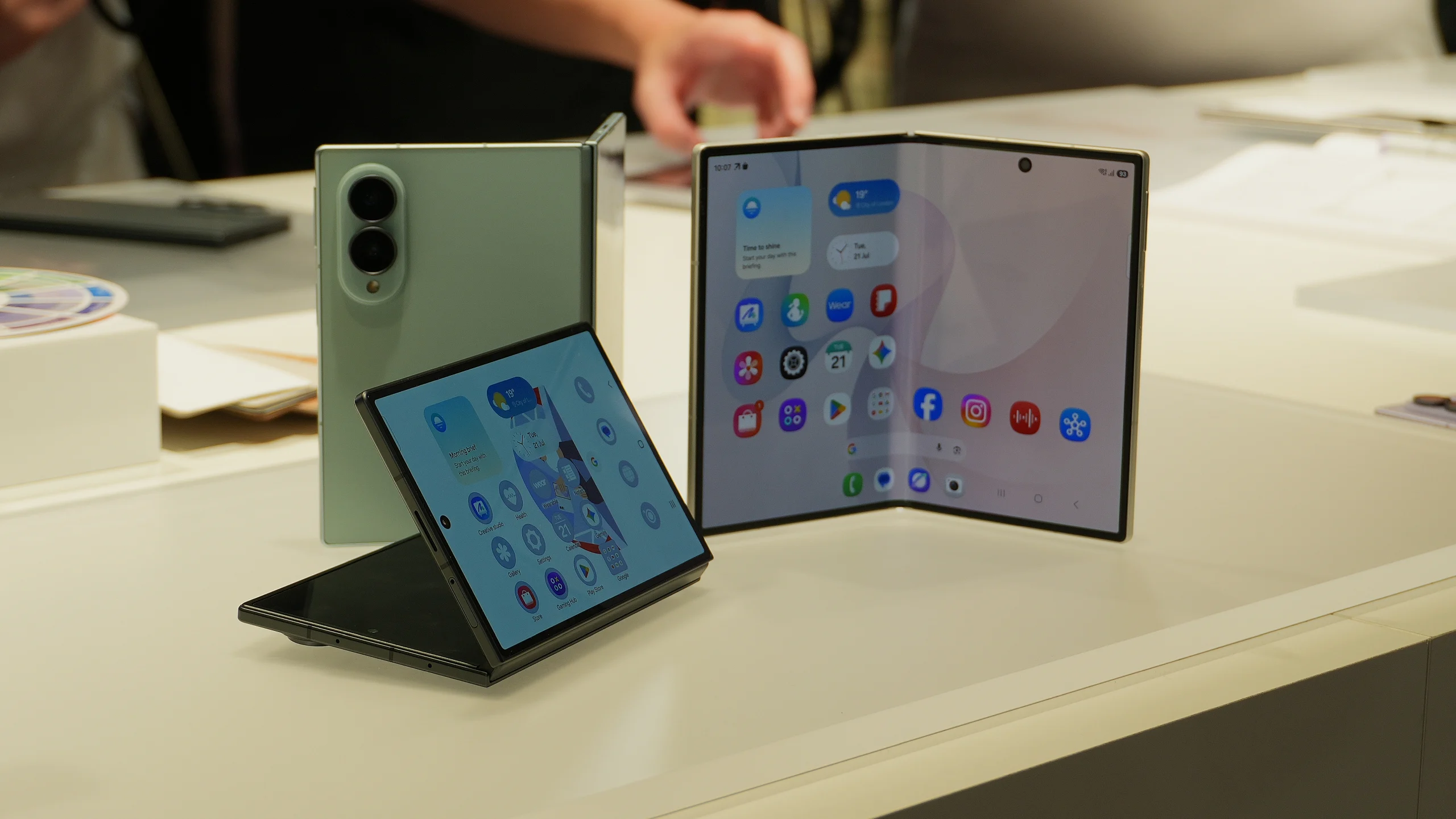 แบตเตอรี่ Z Fold8 Ultra: ทำไมความจุใหญ่ขึ้นแต่อายุใช้งานไม่ทิ้งคู่แข่ง