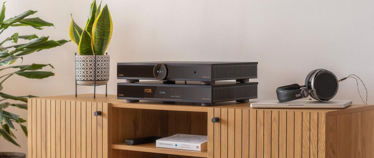 แอมพลิฟายเออร์แยกส่วน premium ท้าชนอินทิเกรต: AVID OPUS, Roksan Caspian 4G และ Canor Virtus