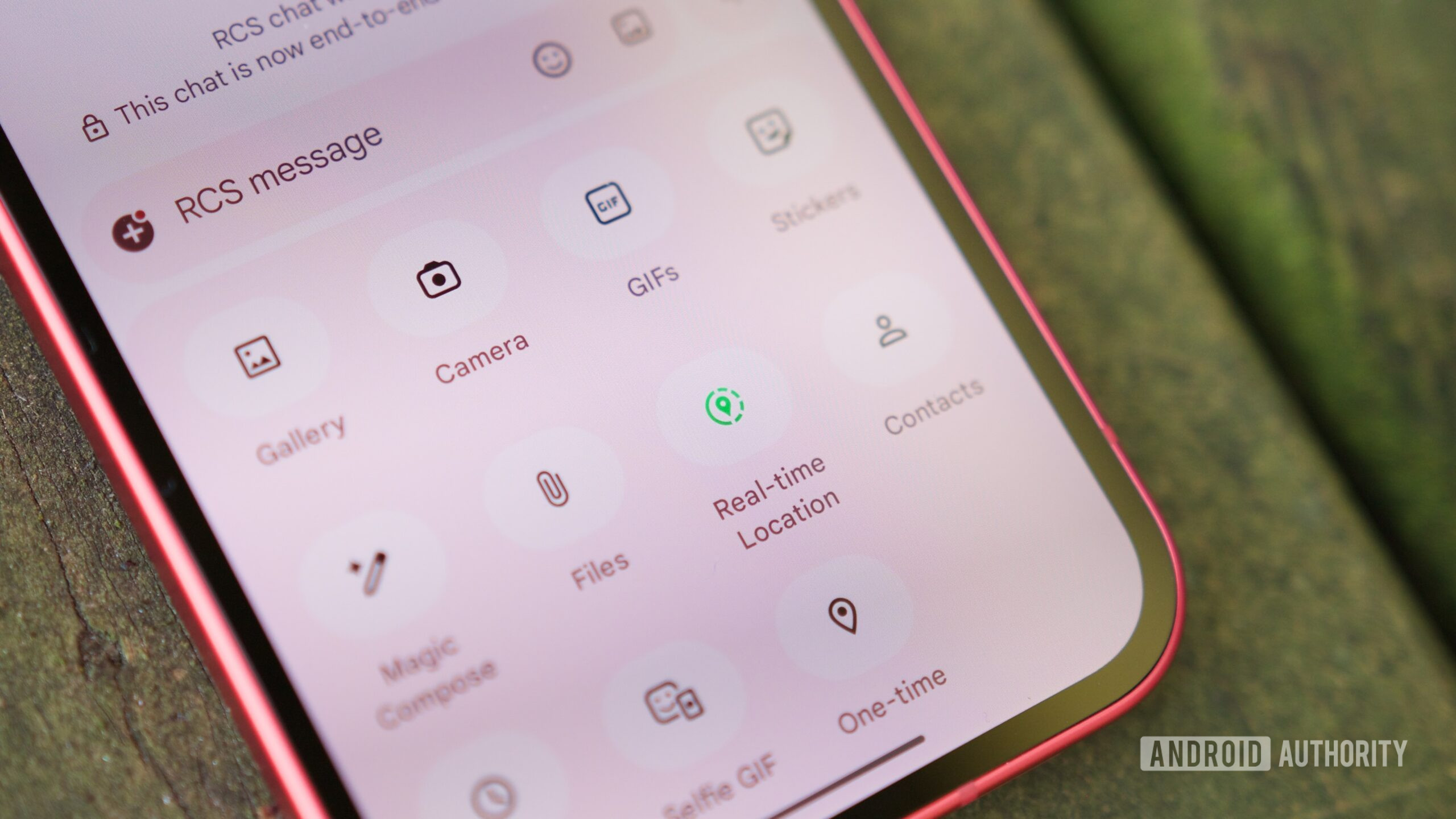 จัดระเบียบแชทใน Google Messages แบบมือโปรด้วยการปักหมุดและปรับหน้าจอแนบไฟล์