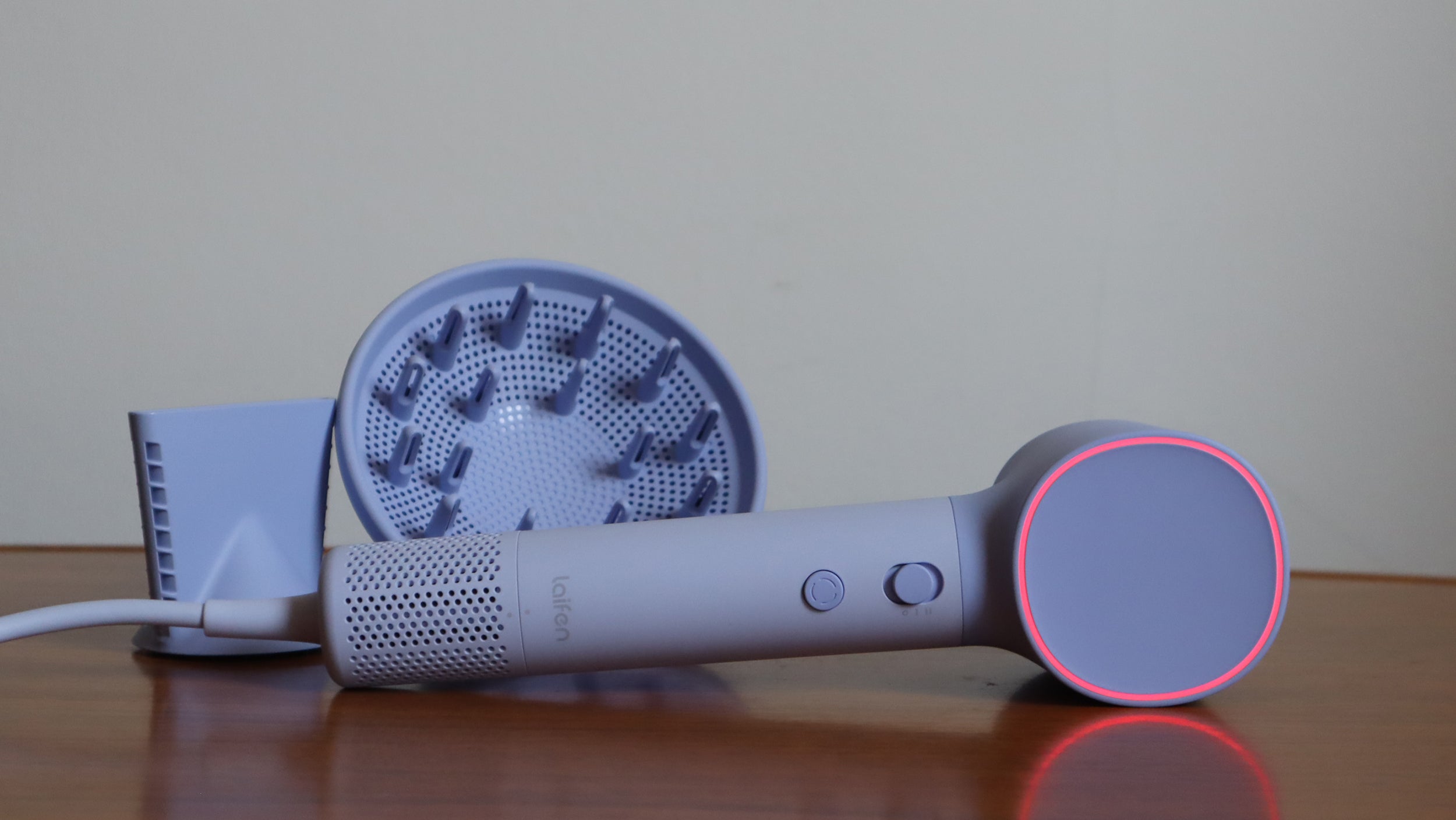 เครื่องเป่าผม เร็วระดับไฮสปีด: ลงทุน Dyson หรือเลือกตัวคุ้มค่า
