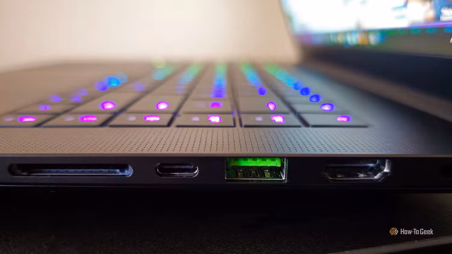 แล็ปท็อปงานกำลังมองเห็นเครือข่ายบ้านคุณมากกว่าที่คิด