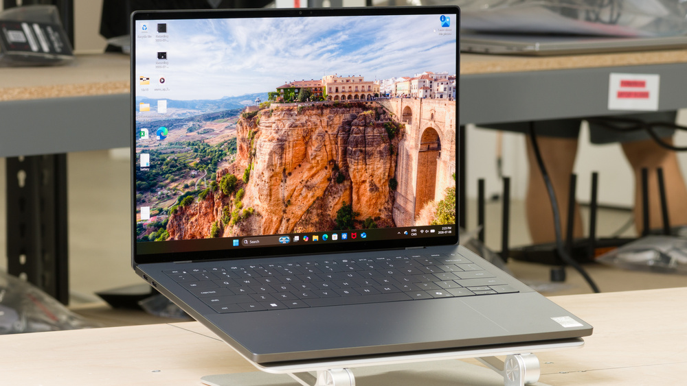 Dell XPS 14 vs ThinkPad X1 Carbon Gen 14 เลือกอัลตร้าบุ๊กพกพาเครื่องไหนคุ้มกว่า