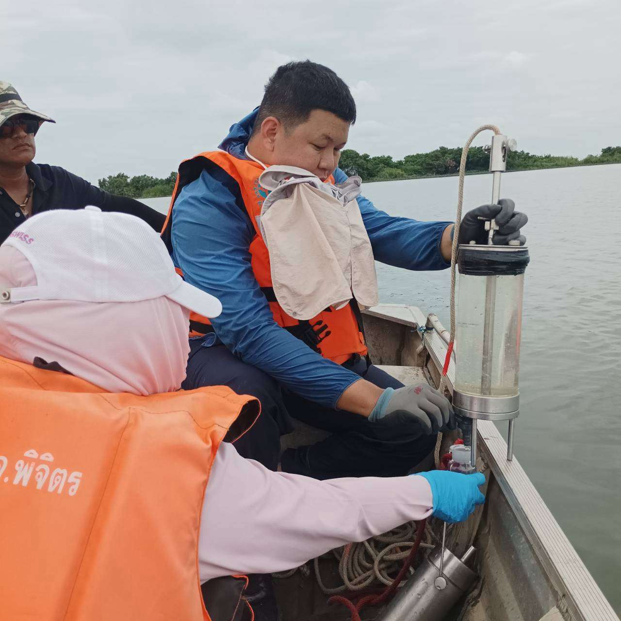 โดรนเทคโนโลยีใหม่ในการฟื้นฟูคุณภาพน้ำบึงสีไฟ