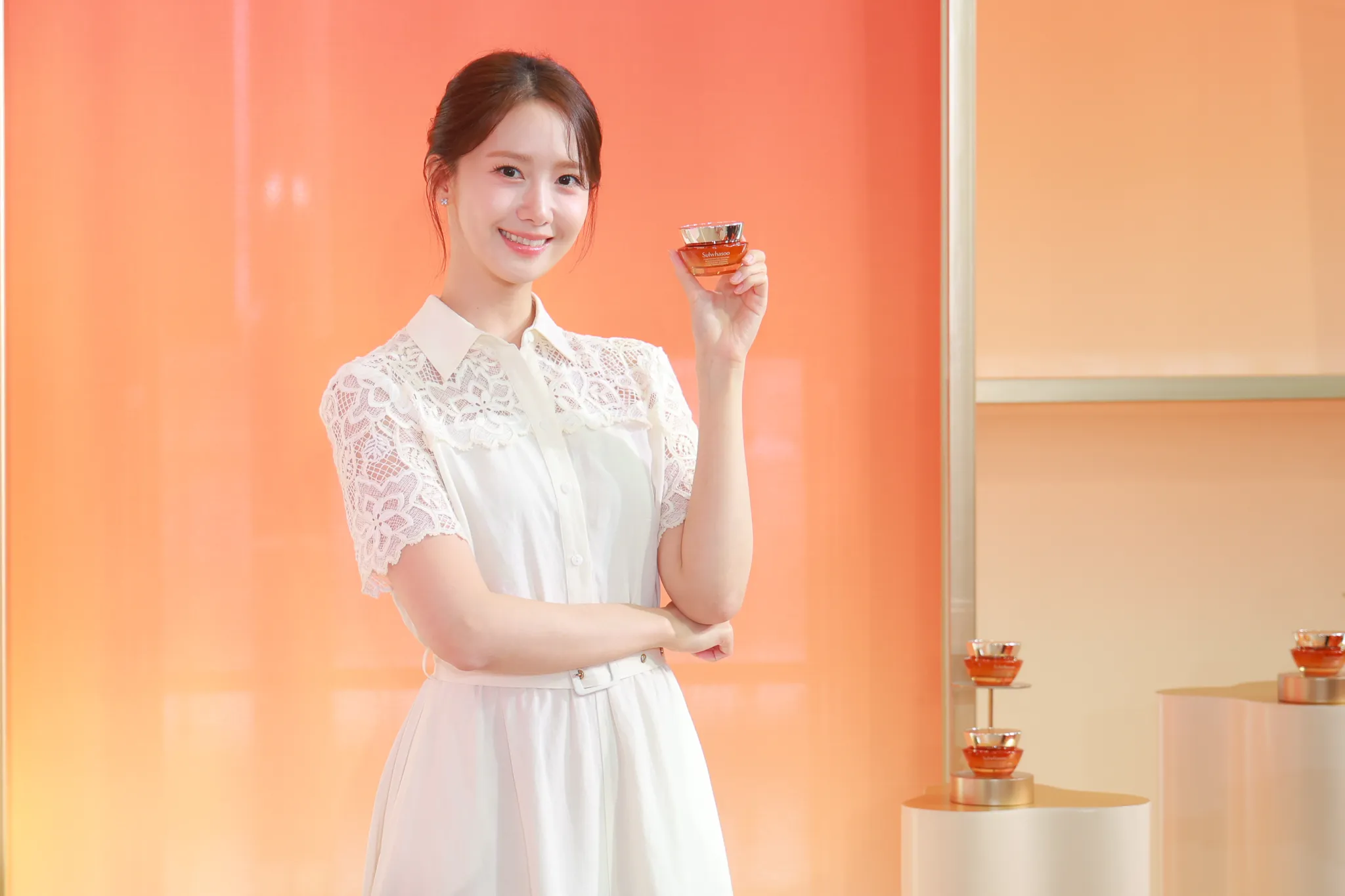 เซรั่มลักชูรี่ใหม่ยุคผิวบอบบาง: เมื่อ La Mer และโซลวาซูแข่งกันยกระดับนวัตกรรมต่อต้านริ้วรอย