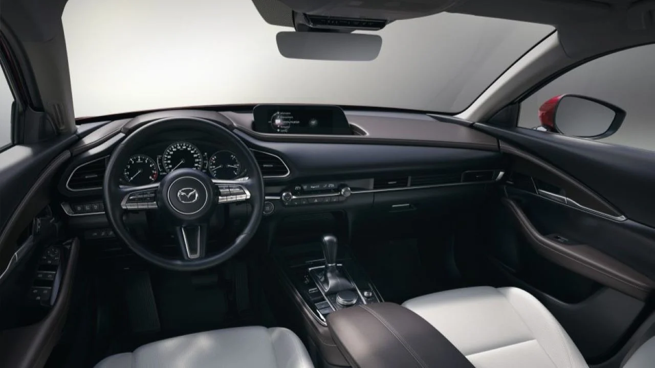 Toyota Corolla Cross Hybrid vs Mazda CX-30: เลือกคันไหนให้คุ้มสำหรับครอบครัว
