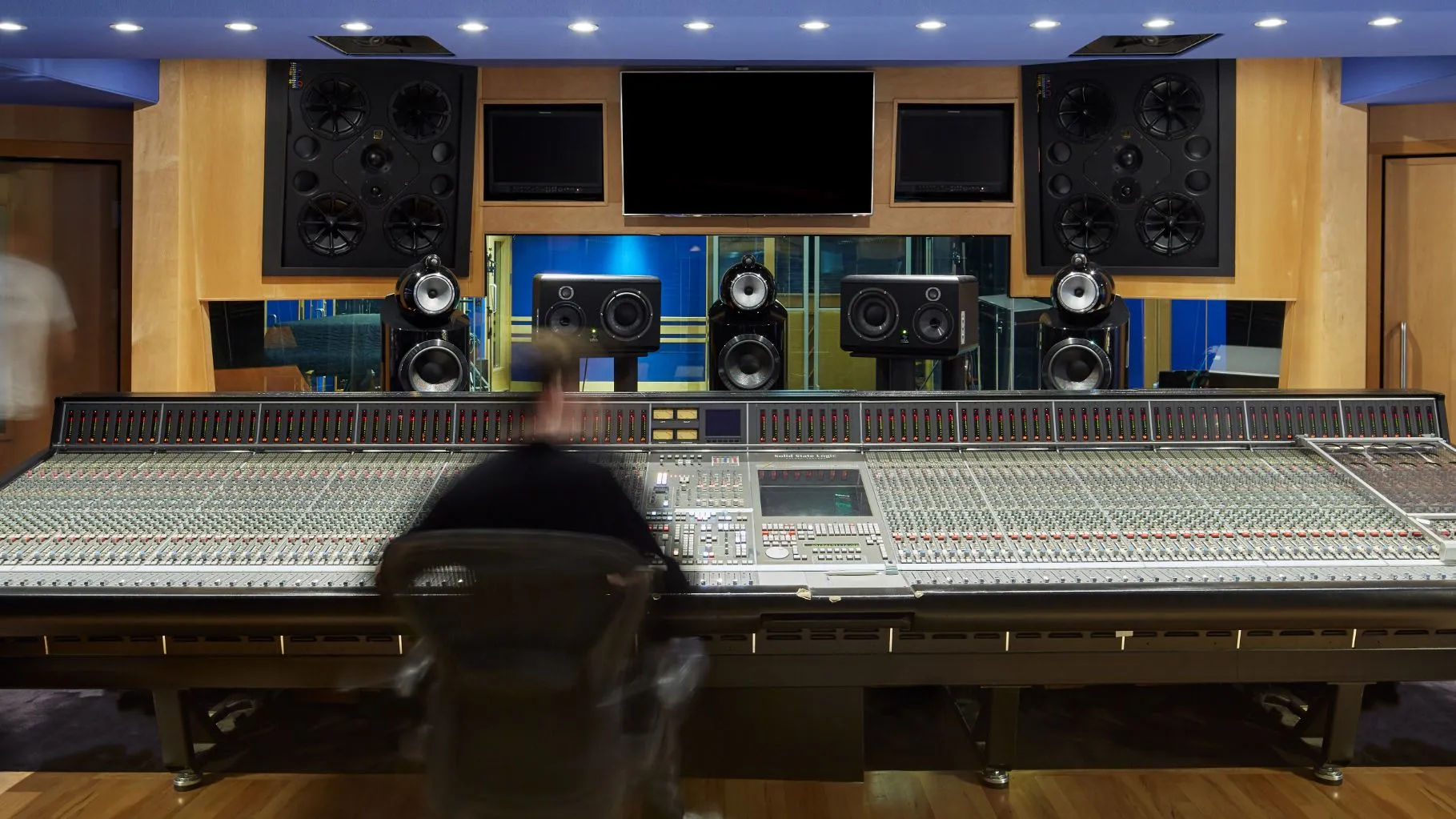 ลำโพงสตูดิโอ vs ลำโพง hi-fi เสียงแบบไหนตรงสไตล์การฟังของคุณ